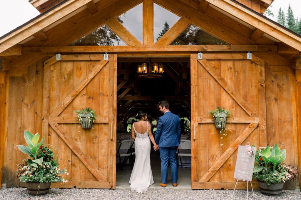 mohawk falls reception barn