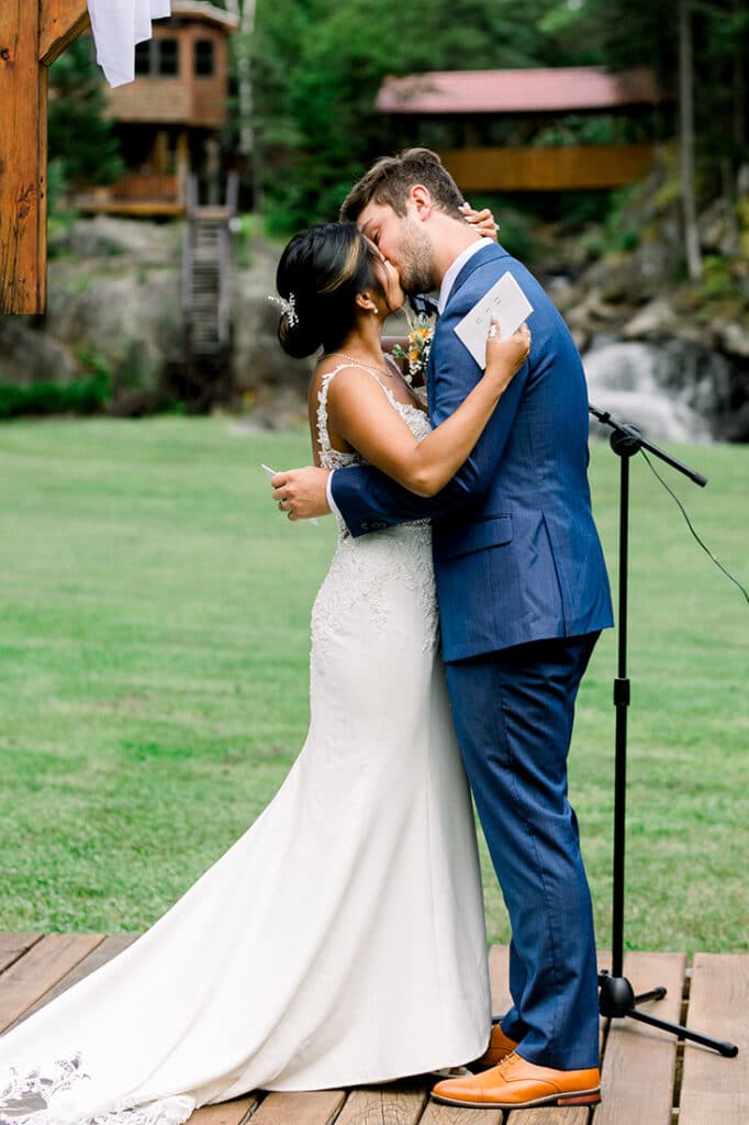 mohawk falls wedding first kiss