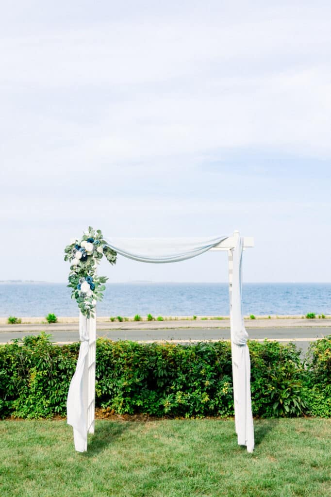 bass rocks ceremony arch