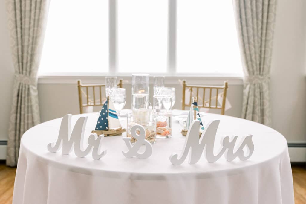 bass rocks couple table