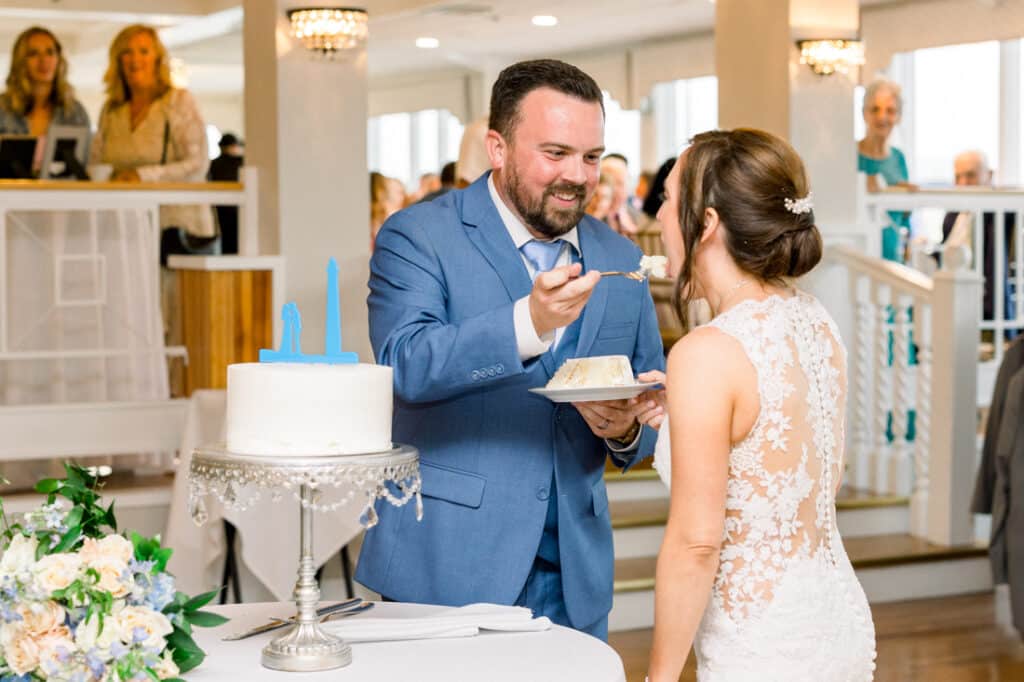 bass rocks wedding cake cutting
