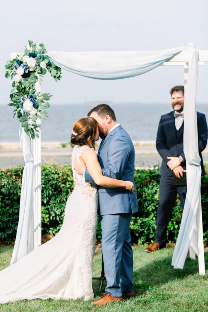 bass rocks wedding first kiss