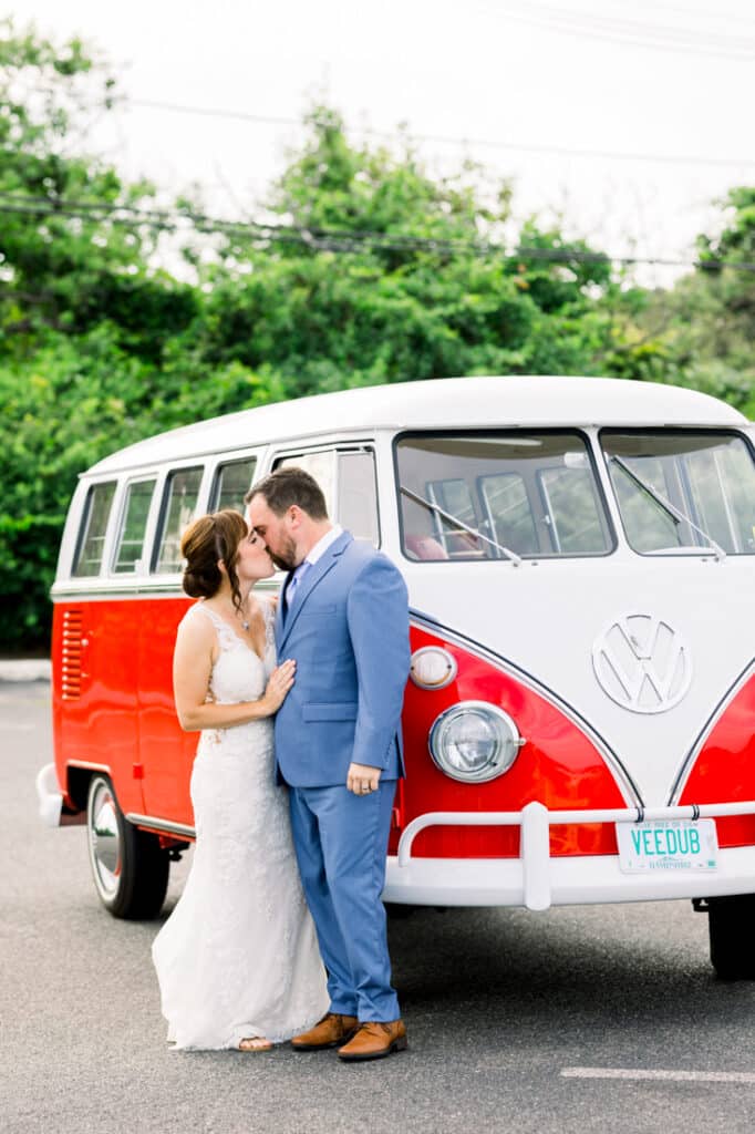 volkswagon bus husband and wife