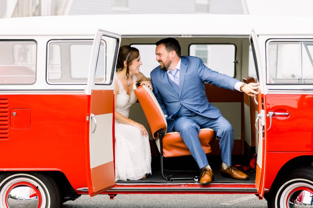 volkswagon bus wedding photos